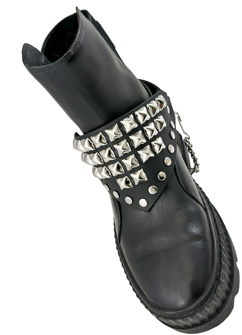 PYRAMID STUDDED TRIANGULAR   BOOTSTRAP OVER LEATHER