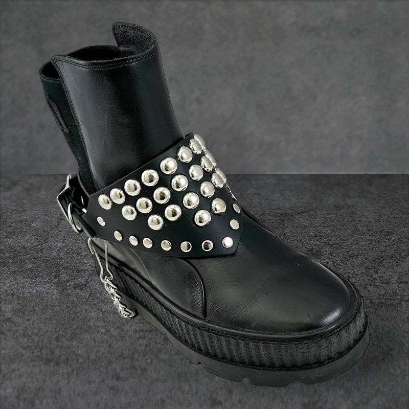 BS347 LARGE ROUND  STUDDED TRIANGULAR   BOOTSTRAP OVER LEATHER