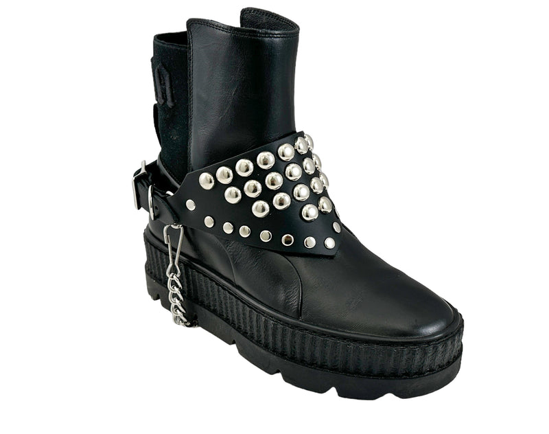 BS347 LARGE ROUND  STUDDED TRIANGULAR   BOOTSTRAP OVER LEATHER