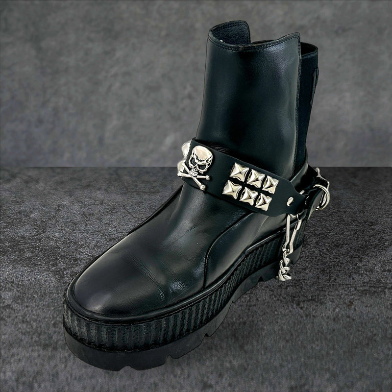 STUDDED SKULL BOOTSTRAP