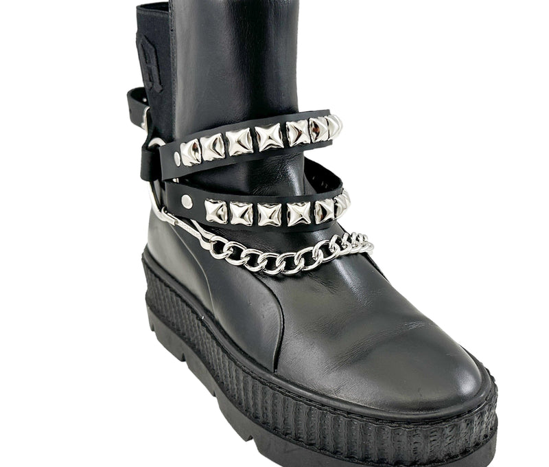 PYRAMID  STUDDED  DOUBLE STRAP  BOOTSTRAP LEATHER