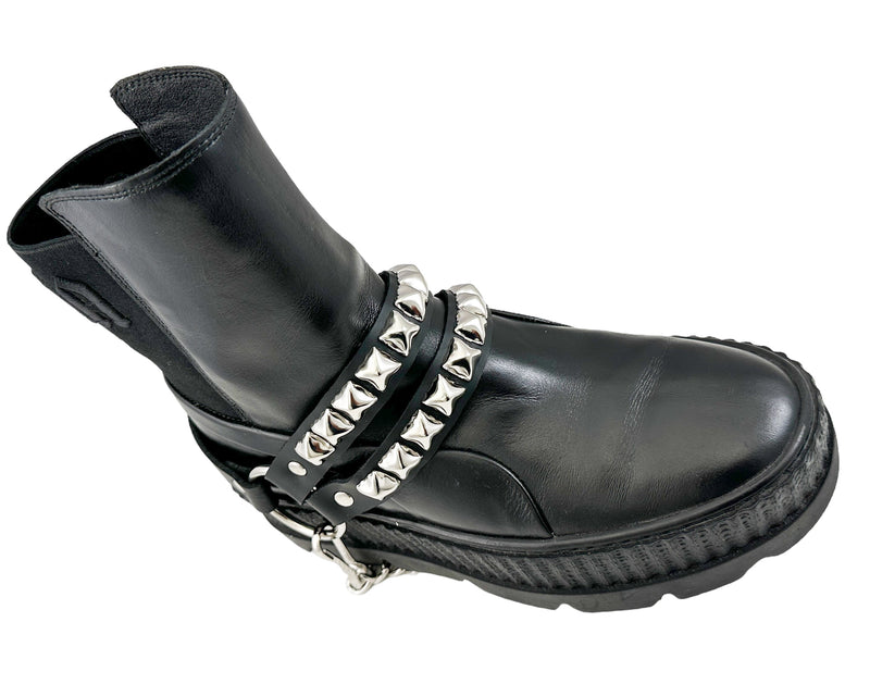 PYRAMID  STUDDED  DOUBLE STRAP  BOOTSTRAP LEATHER